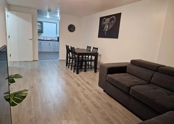 Contemporary City Centre Flat