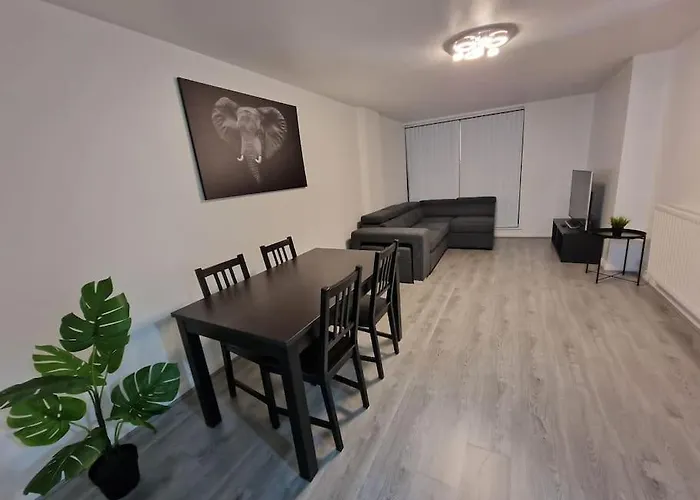 Contemporary City Centre Flat
